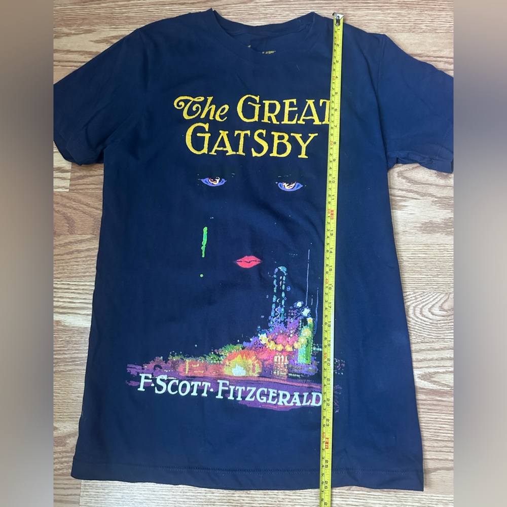 The Great Gatsby Graphic Tee - Picture 6 of 9